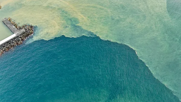 Aerial harbor with tidal mixing